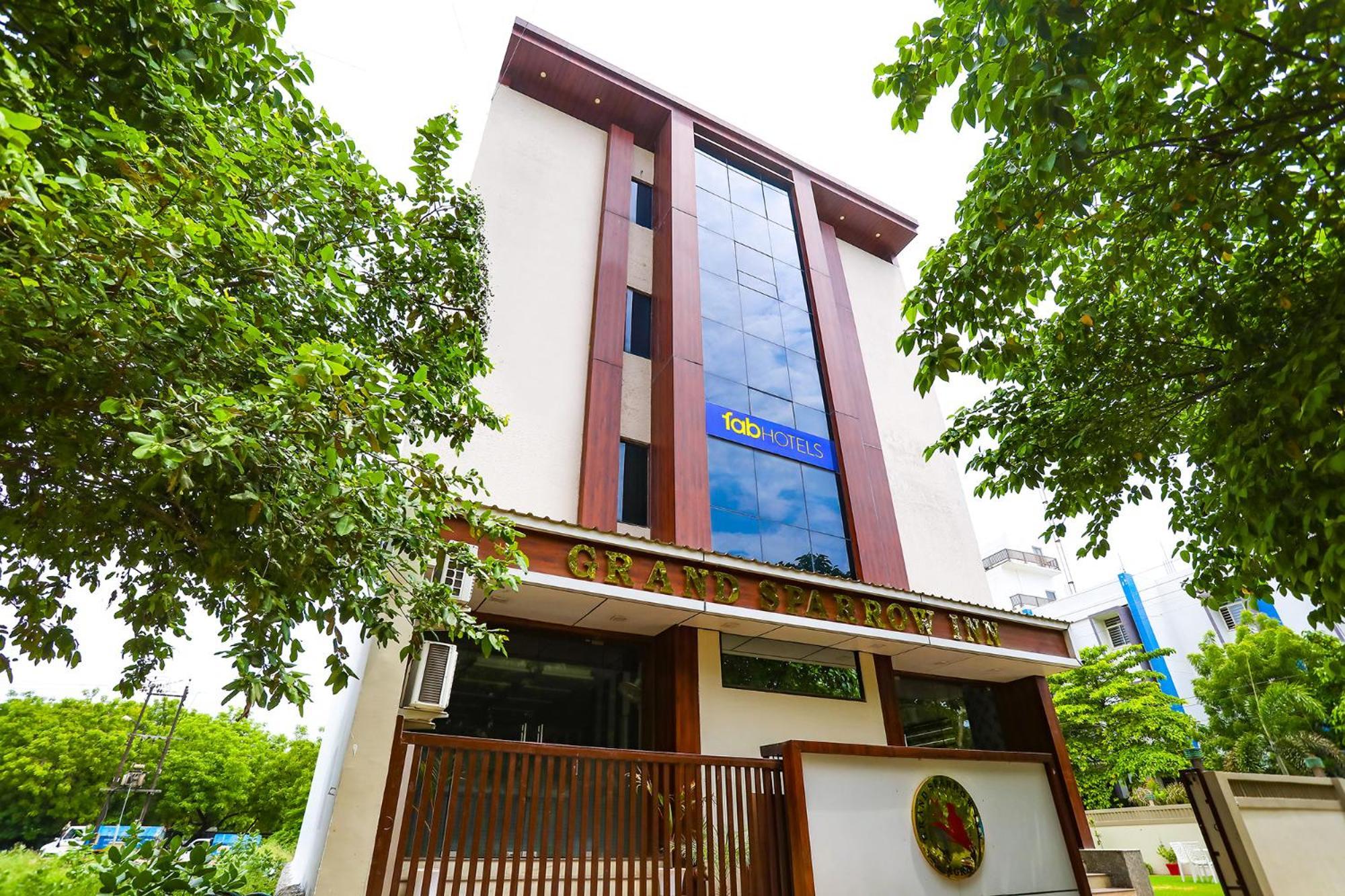 Fabhotel Grand Sparrow Tajganj Екстер'єр фото